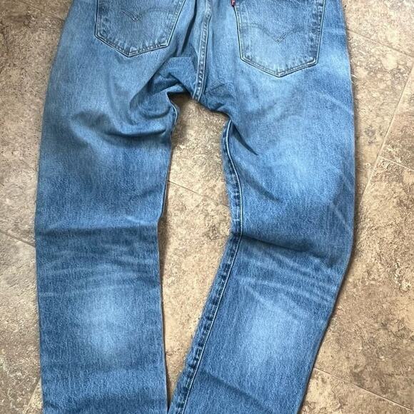 Levis 501 men’s size 36 X 34, distressed - Picture 3 of 6